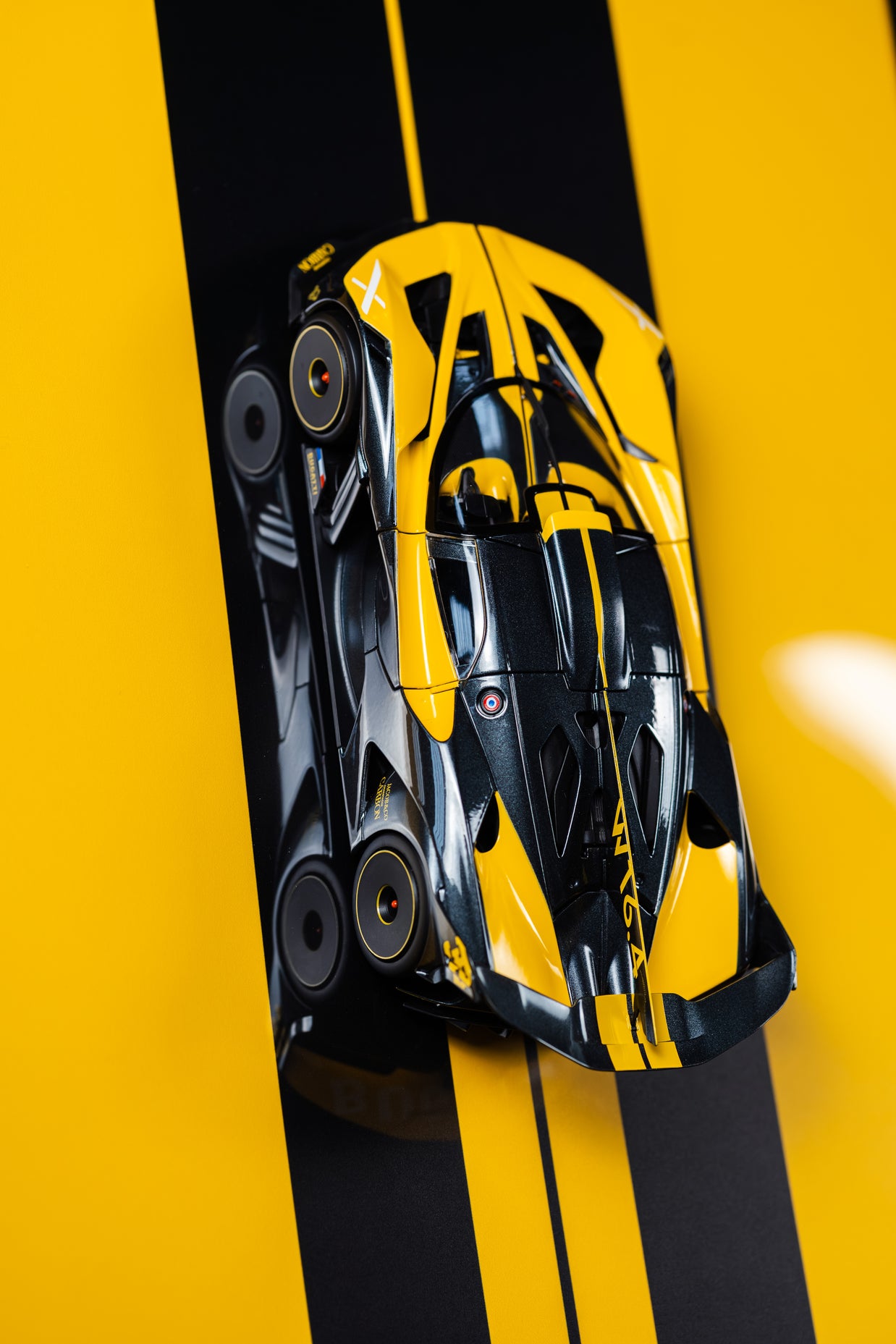 Obraz s modelem Bugatti Bolide W16 8.0 2020 (50x40 cm)