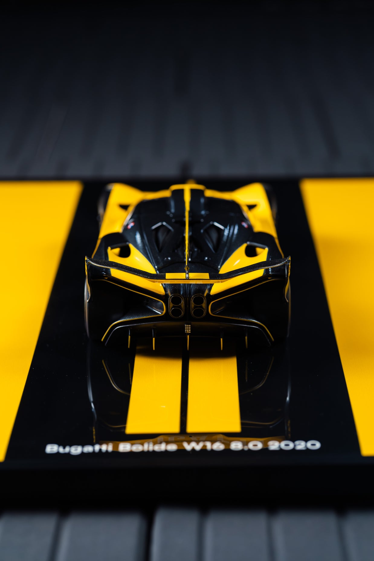 Obraz s modelem Bugatti Bolide W16 8.0 2020 (50x40 cm)