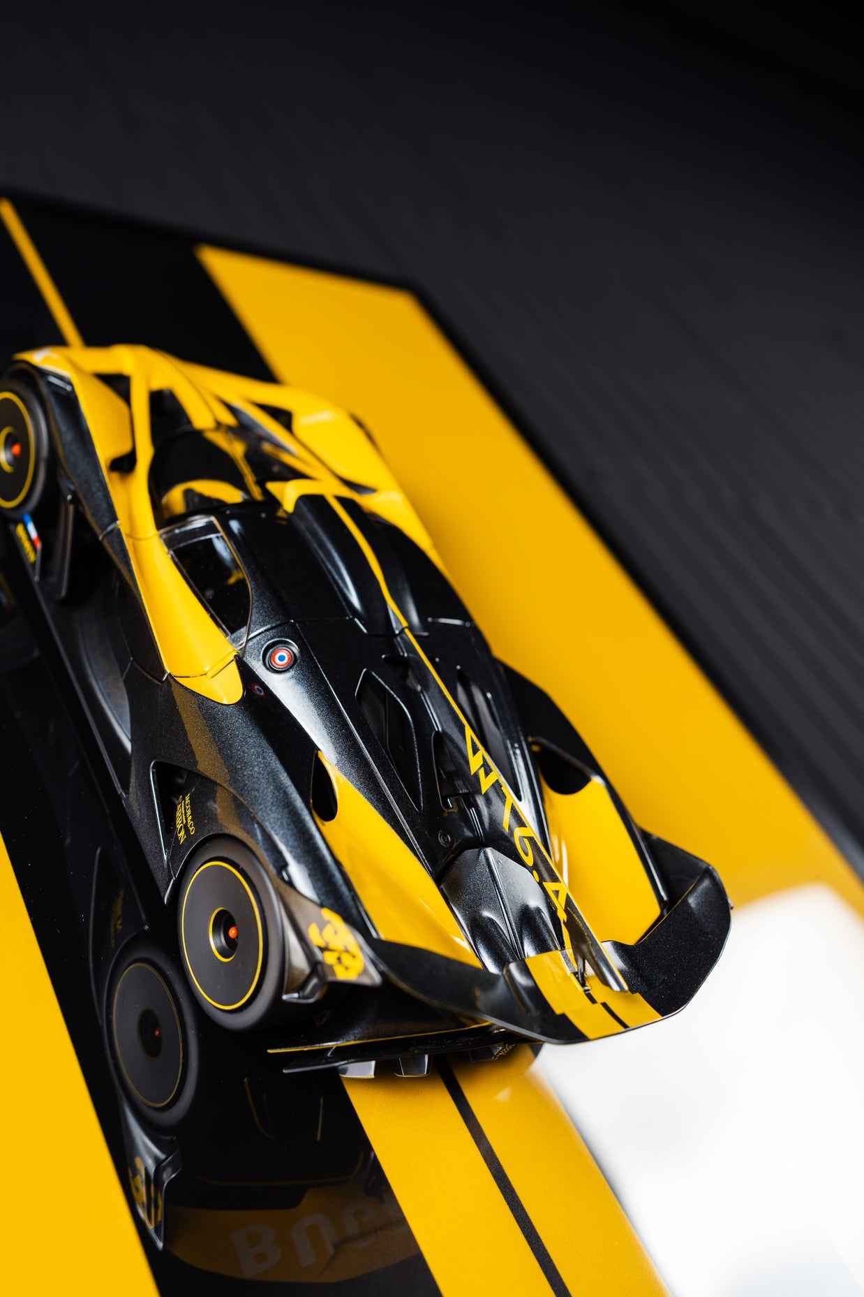 Obraz s modelem Bugatti Bolide W16 8.0 2020 (50x40 cm)