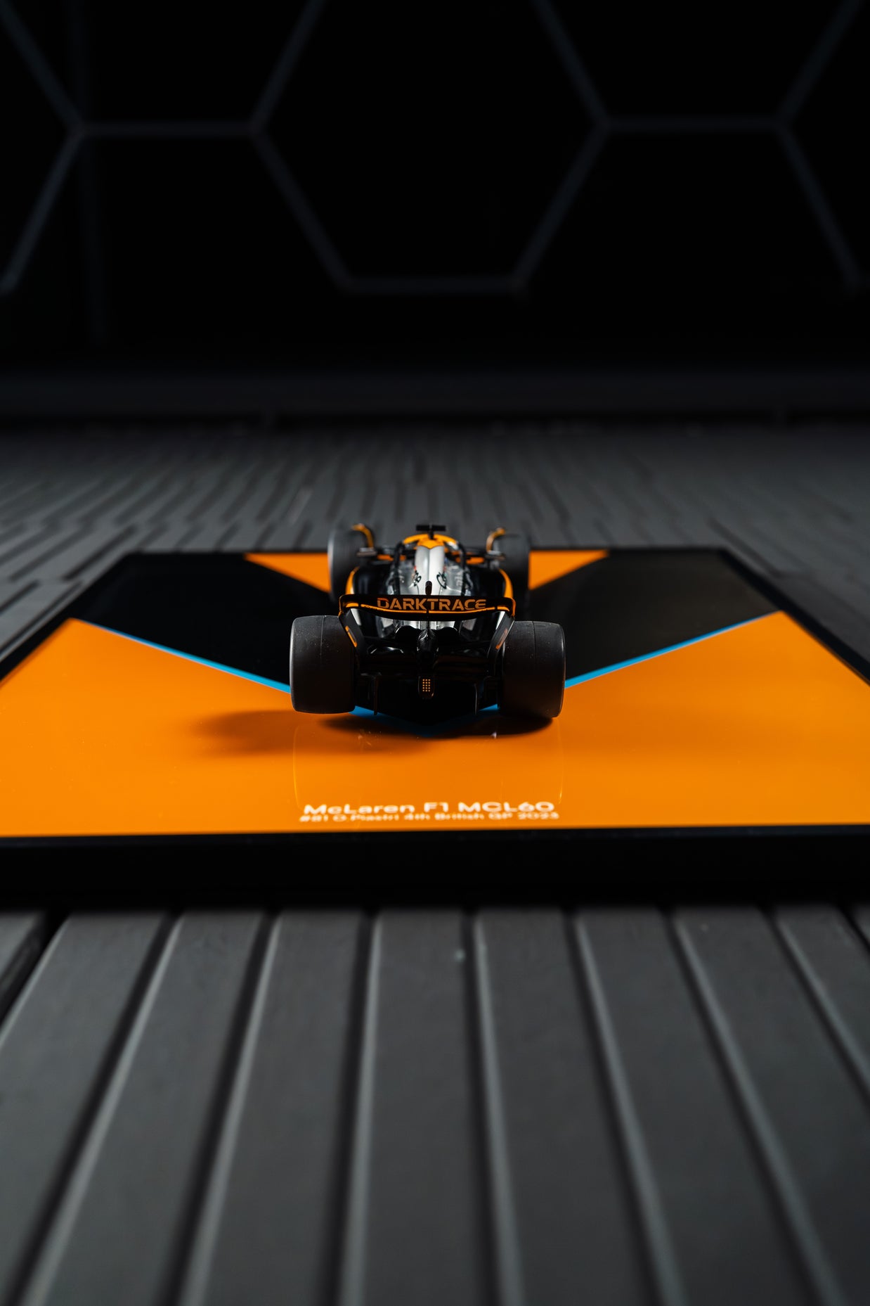 Obraz s modelem McLaren F1 MCL60 (50x40 cm)