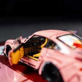 Obraz s modelem Porsche 911 RWB Bodykit #23 Ping Pig 2020 (50x40 cm)