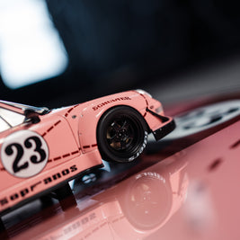 Obraz s modelem Porsche 911 RWB Bodykit #23 Ping Pig 2020 (50x40 cm)