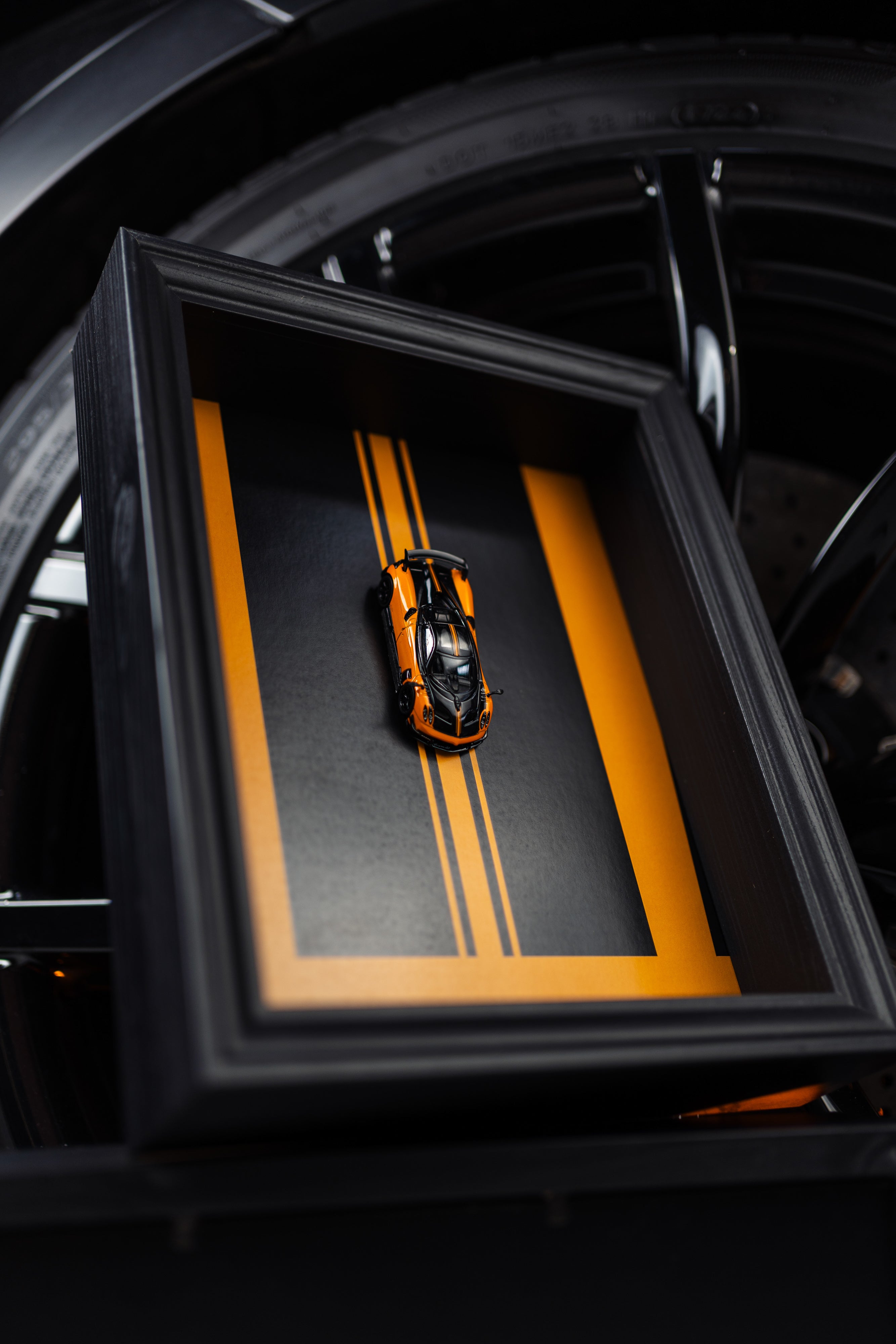 Obraz s modelem Huayra Roadster