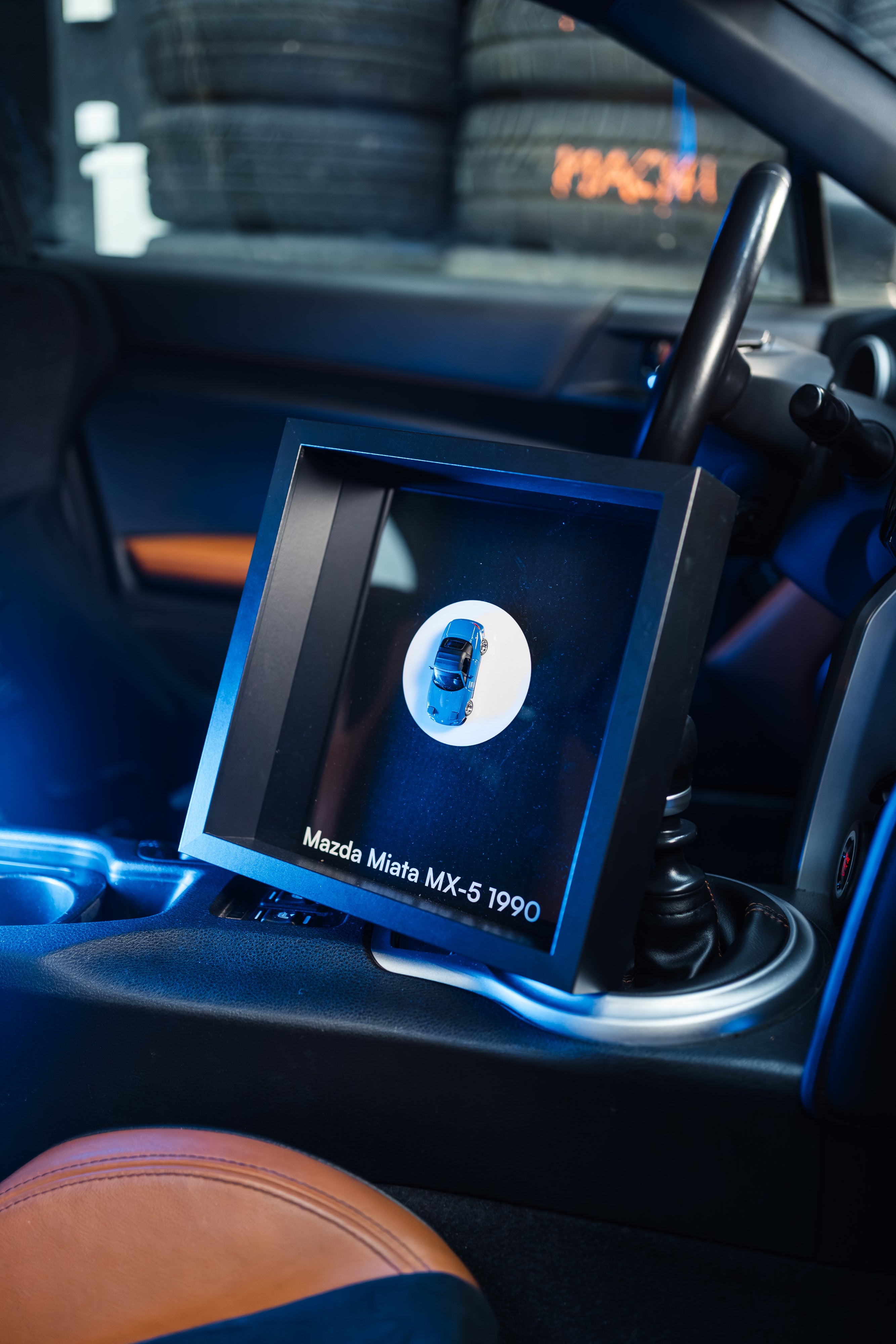 Obraz s modelem Mazda Miata MX-5 1990 (25x25 cm)