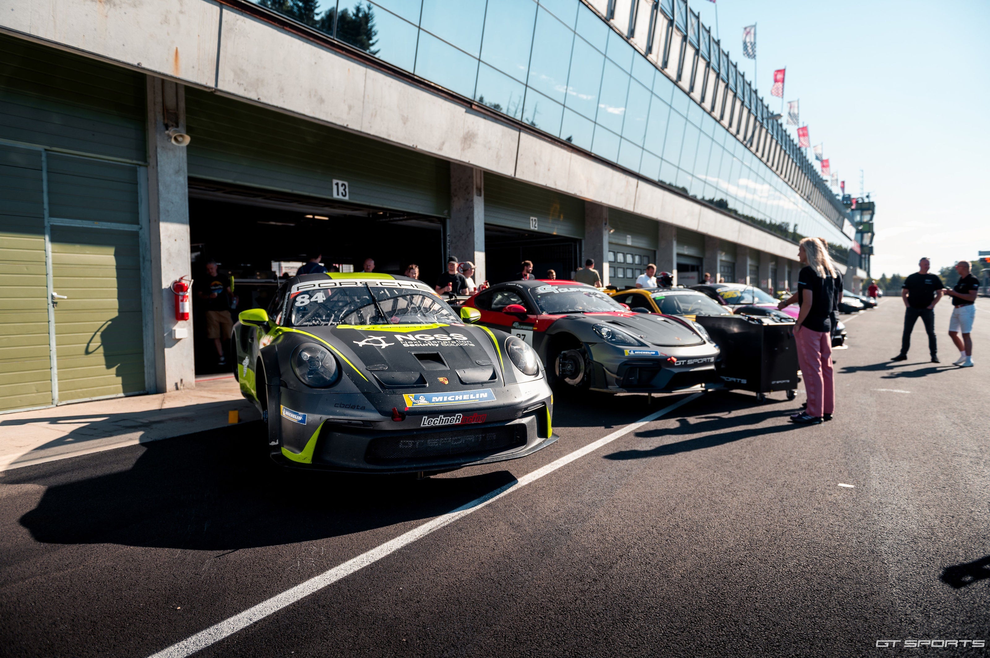 ŽIVOTNÍ ZÁŽITEK - Na den závodníkem v Porsche 911 GT3 CUP