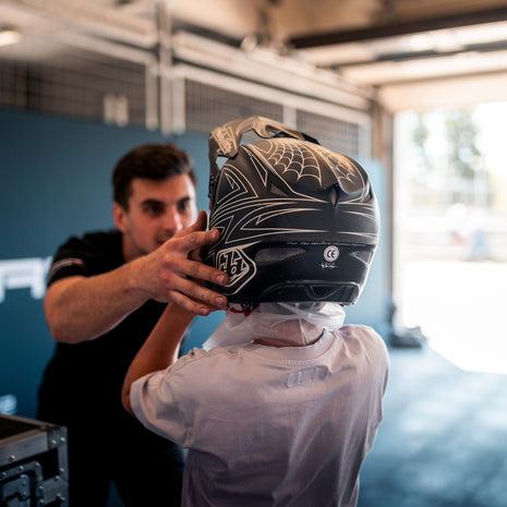 RACE TAXI - adrenalinové svezení v Porsche Cayman GT4 RS