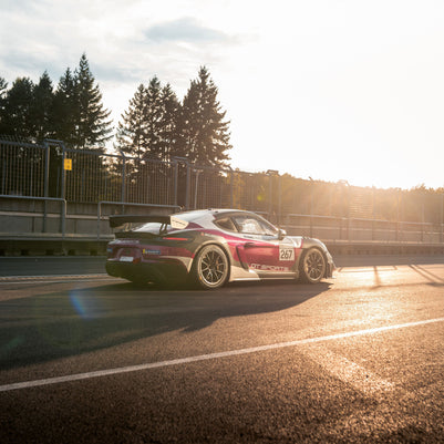 ŽIVOTNÍ ZÁŽITEK - Na den závodníkem v Porsche Cayman GT4 RS Clubsport