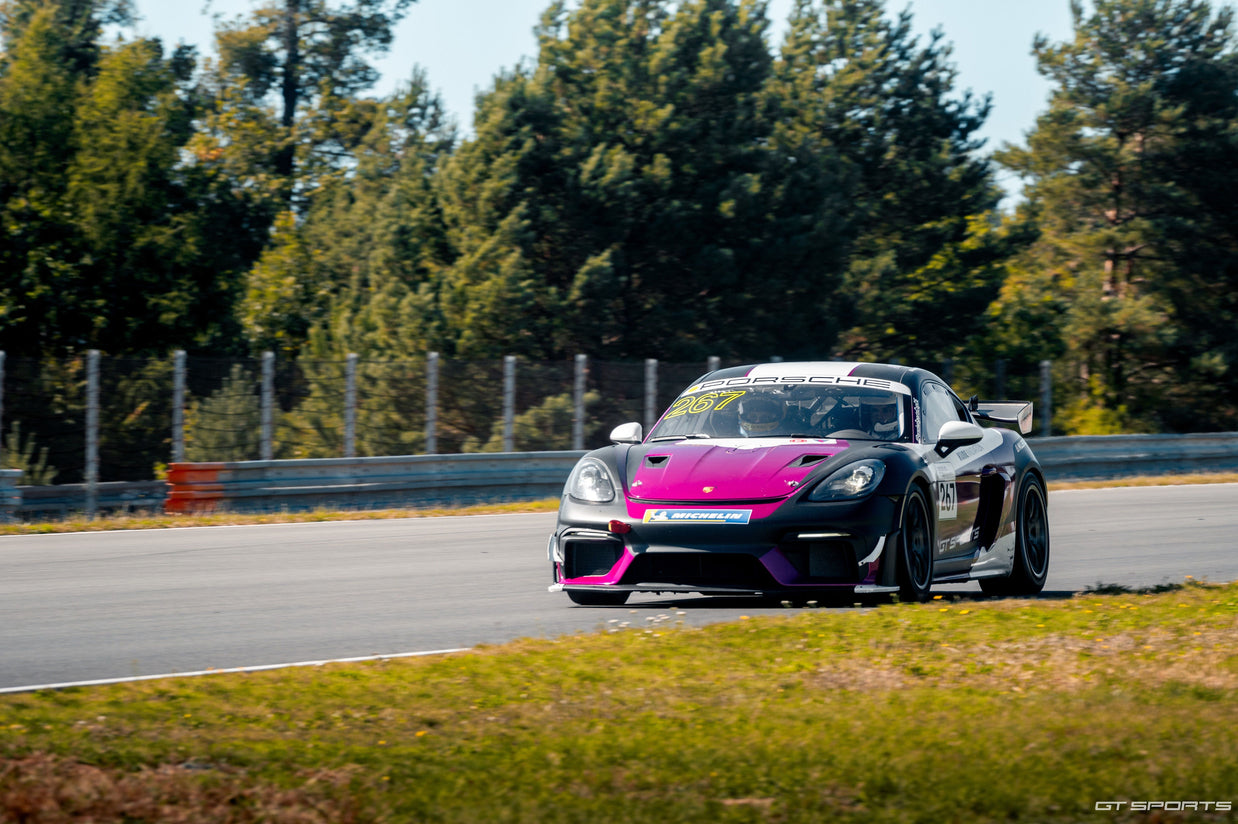 RACE TAXI - adrenalinové svezení v Porsche Cayman GT4 RS