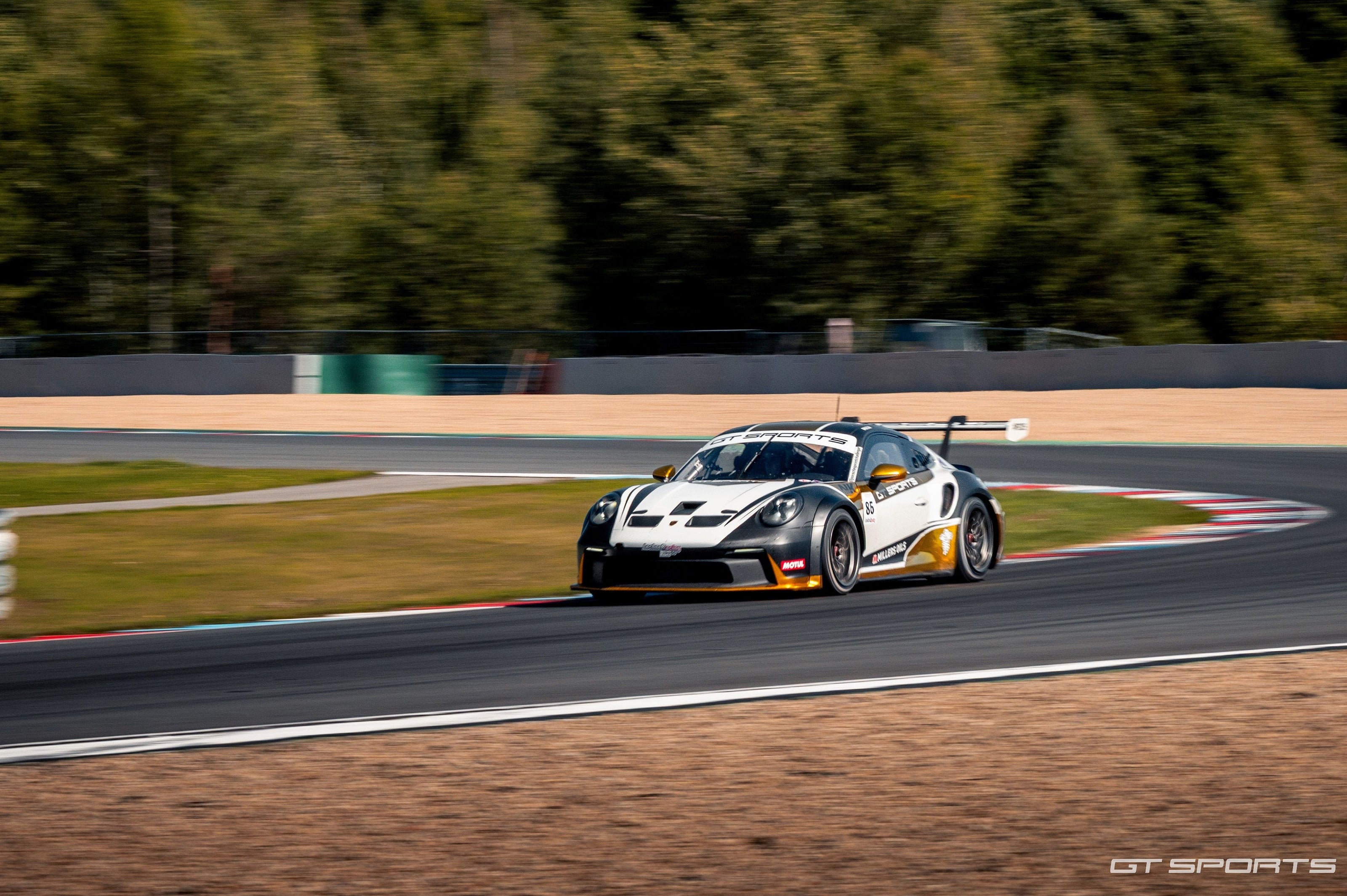 RACE TAXI - adrenalinové svezení v Porsche 911 GT3 CUP