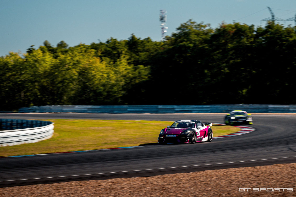 RACE TAXI - adrenalinové svezení v Porsche Cayman GT4 RS