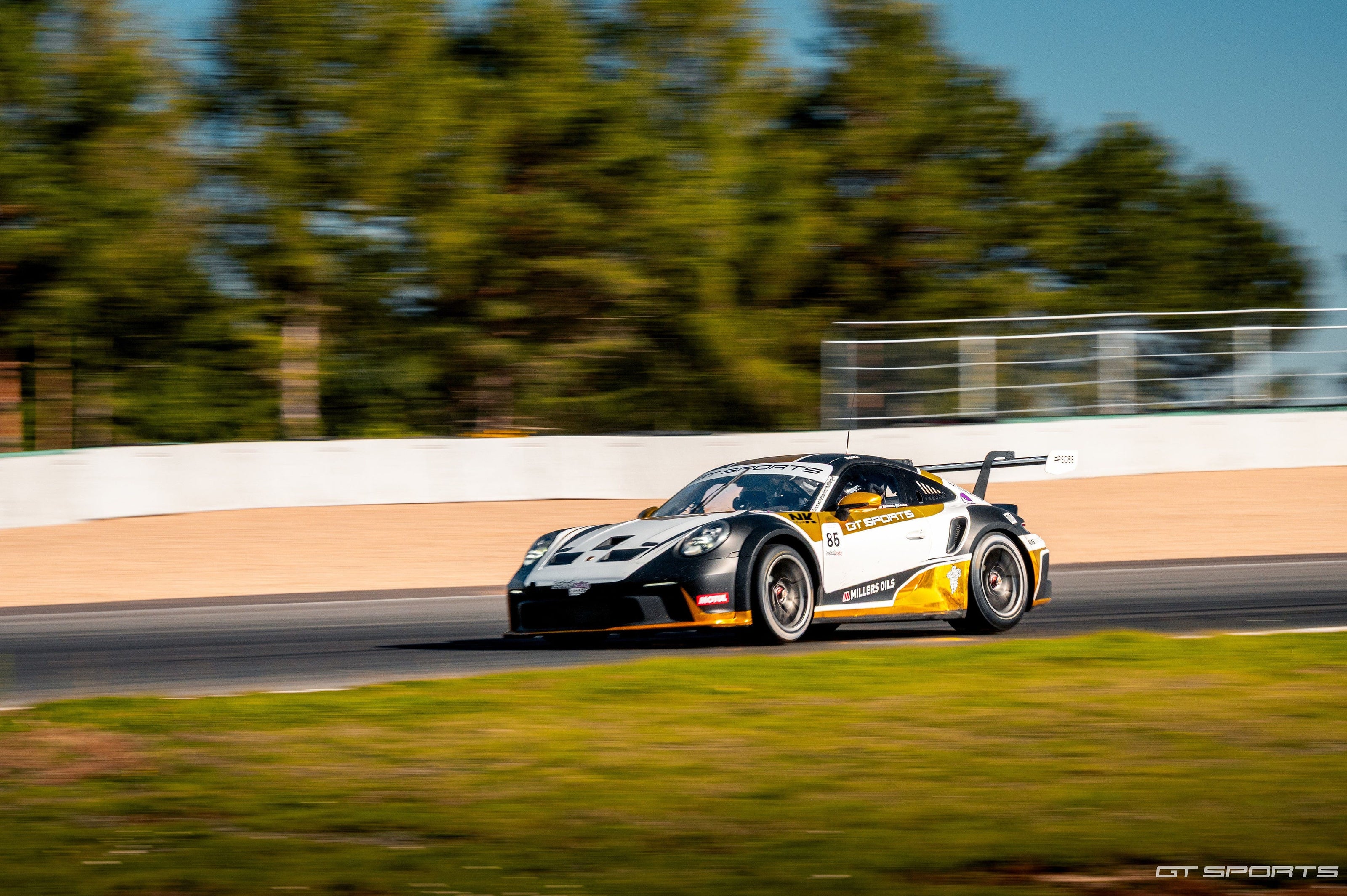 RACE TAXI - adrenalinové svezení v Porsche 911 GT3 CUP