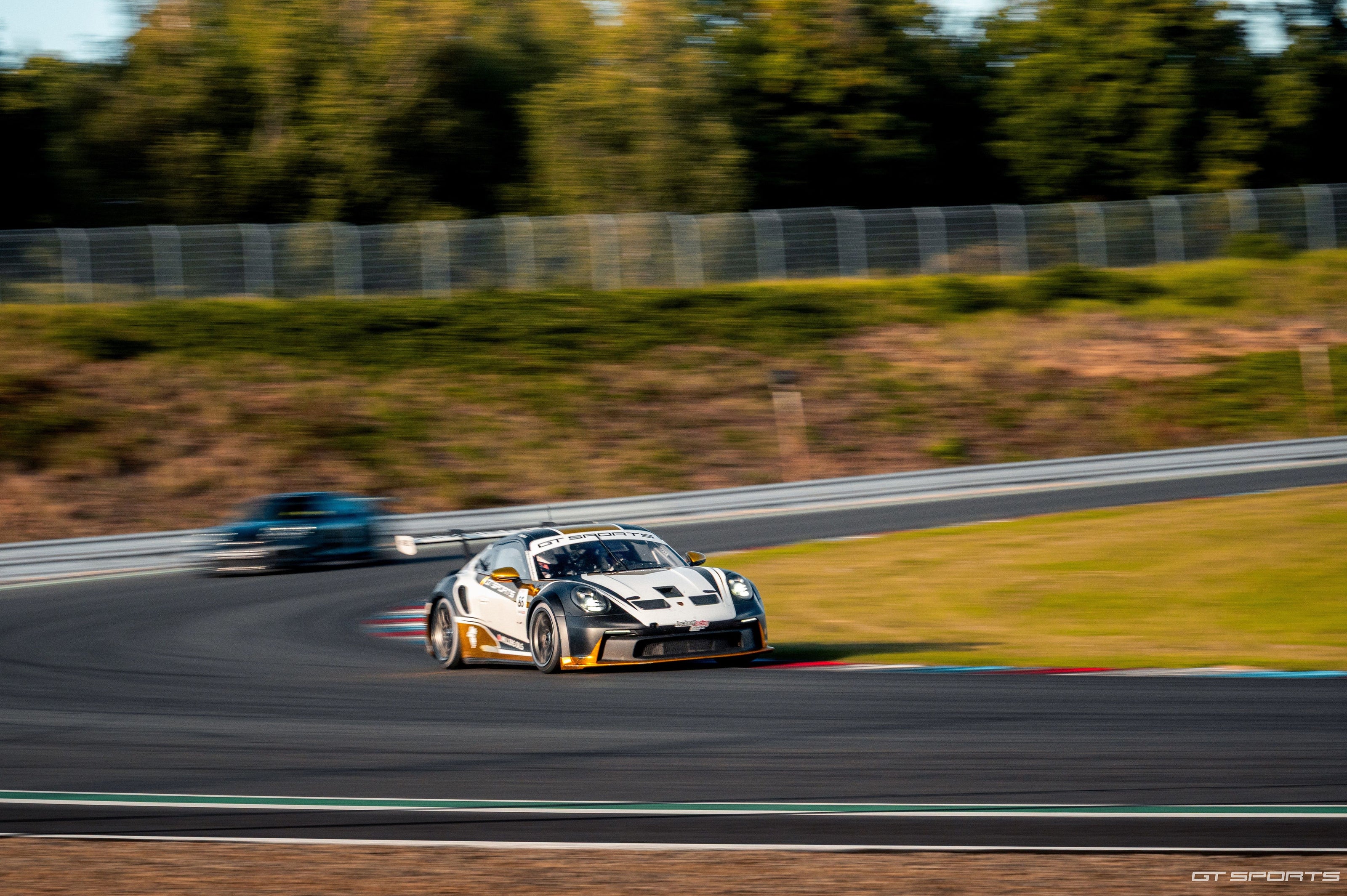 RACE TAXI - adrenalinové svezení v Porsche 911 GT3 CUP